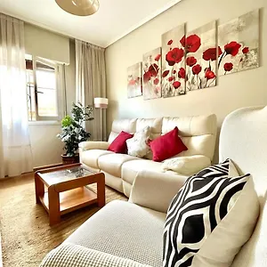 Tranquilo Cerca Del Casco Viejo De Apartamento